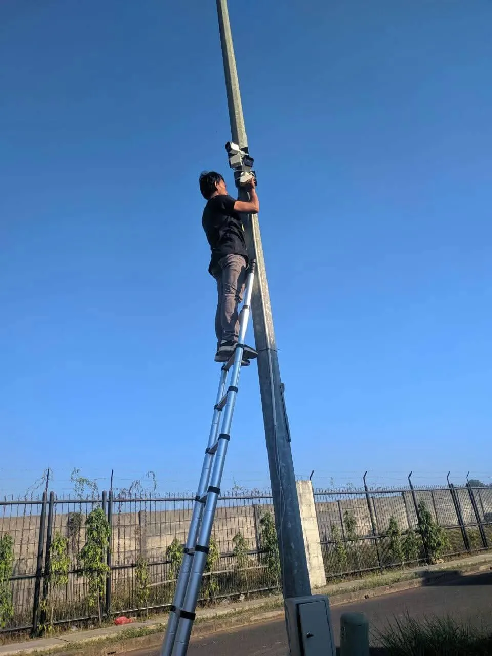 Azmi CCTV